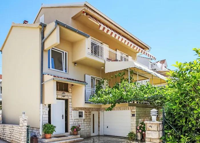 Apartamento Nikica-1 By Interhome